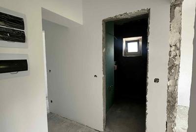 Apartament cu 4 camere semidecomandat în Micro 16 - 20