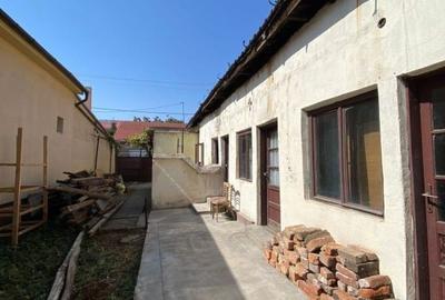 Casa renovabila/demolabila, singur in curte. 63 000 E. Comision 0. - 4