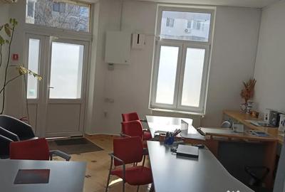 Spațiu comercial, de 30 mp, în Central - 6