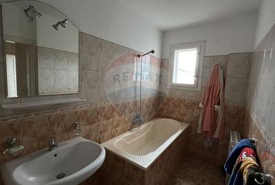 Casă cu 6 camere cu Teren 294 Mp în Gării - 13