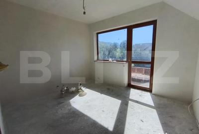 Casă cu 5 camere cu Teren 404 Mp în Central - 1