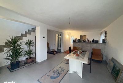 Casă cu 6 camere cu Teren 5600 Mp în Golești - 6