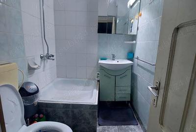 Apartament cu 4 camere decomandat în Traian