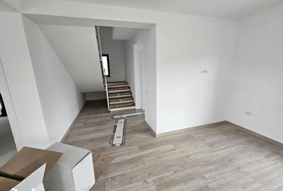 Casă cu 4 camere cu Teren 390 Mp în Ștefănești - 20