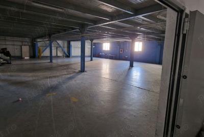 Spațiu comercial, de 5,400 mp, în Central - 8