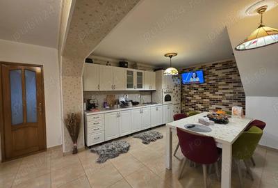 Casă cu Teren 700 Mp în Central - 1