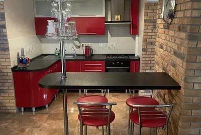 Garsonieră decomandată în Titan