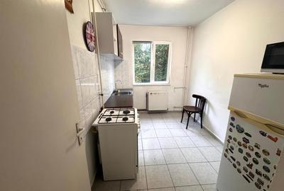 Apartament 3 camere | Zona Astra | Etaj 2/4 | - 3