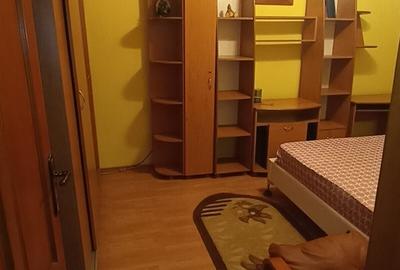 Apartament cu 3 camere decomandat în Baba Novac