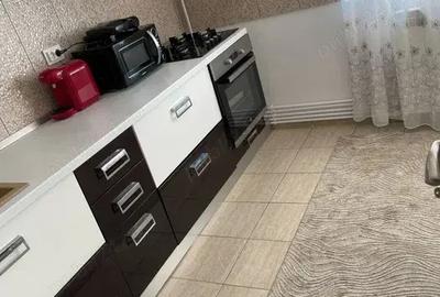 Inchiriez apartament 2 camere , decomandat zona Lenin - 2