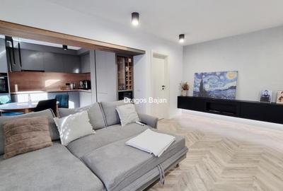 Apartament cu 4 camere semidecomandat, mobilat în Moșilor