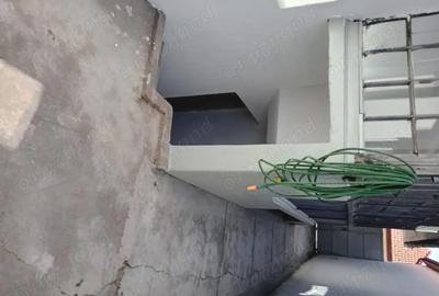 Casă cu 3 camere cu Canalizare în Central - 2