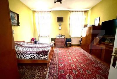 Spațiu comercial, de 210 mp, în Central - 10
