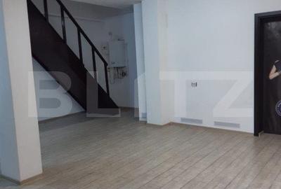 Spațiu comercial, de 88 mp, în Central - 3