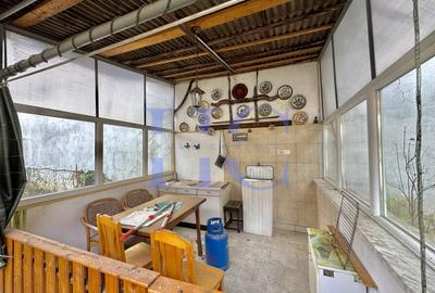 Casă individuală cu 8 camere cu Canalizare în Central - 11