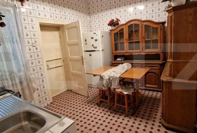 Casă cu 4 camere cu Teren 122 Mp în Central - 1