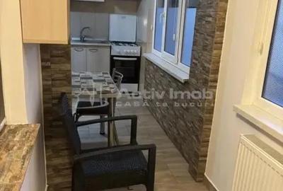 Apartament cu 3 camere semidecomandat, mobilat în Inel II