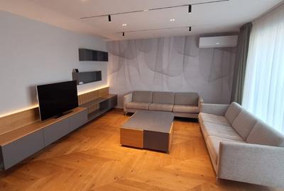 Apartament cu 3 camere semidecomandat în Bună Ziua