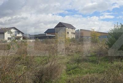 Teren de 2000 mp, în Central