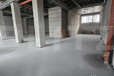 Spațiu comercial, de 250 mp, în Semicentral - 2