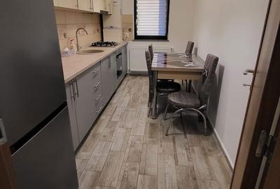 Apartament cu 2 camere decomandat în Tractorul - 4