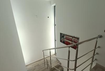 Casa cu 4 camere, incalzire pardoseala. Rediu - 3km de Rond Pacurari - 8