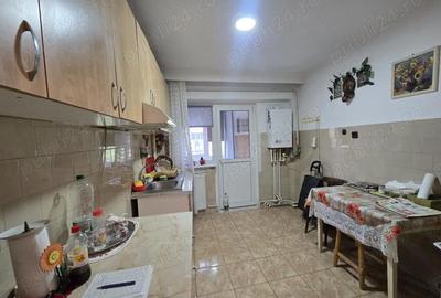Apartament cu 2 camere decomandat în Obor