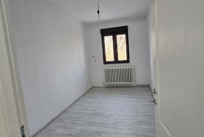 Apartament cu 4 camere decomandat în Central - 1