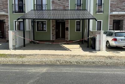 Casă cu 4 camere în Giroc