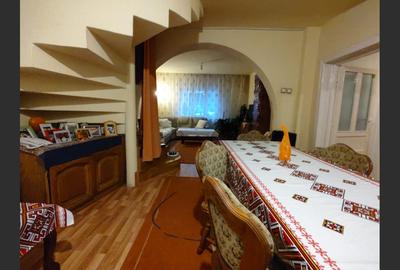 Casă cu 7 camere cu Canalizare în Sânmartin - 11