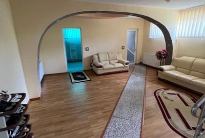 Casă cu 8 camere cu Canalizare în Tăuții de Sus - 6