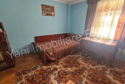 Casă cu 4 camere cu Teren 2714 Mp în Central - 12