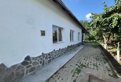 Casă cu Teren 1651 Mp în Feldioara - 1