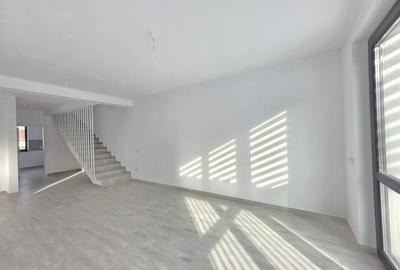 Duplex cu 3 camere cu Canalizare în Sânpetru - 7