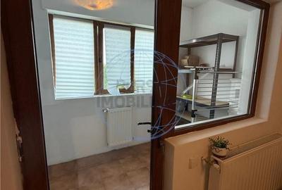 Apartament cu 2 camere decomandat în Central - 2