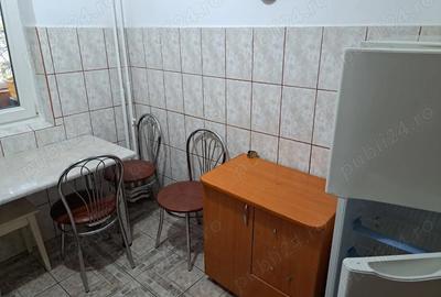 Inchiriez apartament 2 camere decomandat, Buzau, zona Unirii sud. - 2