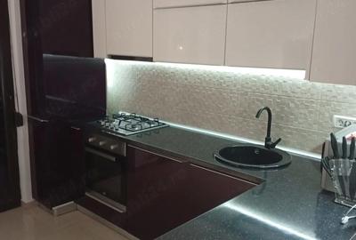 Apartament cu 3 camere decomandat în Central - 2