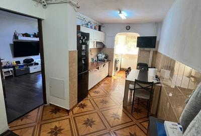 Apartament cu 4 camere semidecomandat în Sălaj