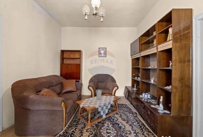 Casă cu 5 camere cu Teren 1620 Mp în Central - 11