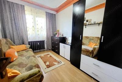 Apartament 3 camere Zona Orizont, etaj 3/4 - 1