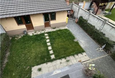 Casă cu 3 camere cu Teren 400 Mp în Central
