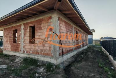 Casă individuală cu 4 camere cu Canalizare în Cristian - 12