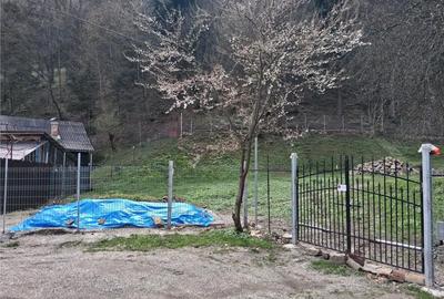 Teren de 500 mp, în Izvoru