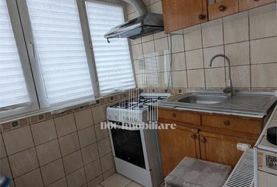 Apartament cu 4 camere semidecomandat în Costin Georgian - 4