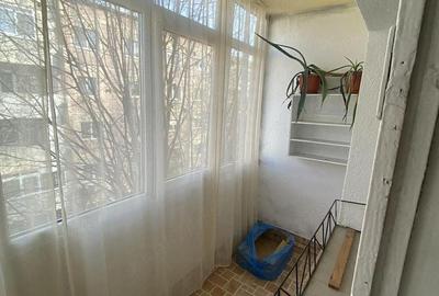 Apartament cu 4 camere decomandat în Micro 16 - 12