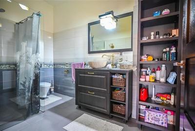 Resedinta distincta, mobilata cu rafinament, pe 1.000 mp teren, Central, Sacele, Resedinta distincta, mobilata cu rafinament, pe 1.000 mp teren, Central, Sacele, - 50