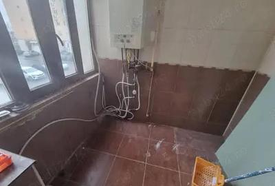 A 36 Apartament modificat , Cora ,etajul 1 ,confort 1 ,cu balcon inchis ?i centrala ,3 camere , - 2