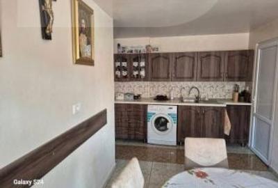 Casă cu 4 camere cu Teren 350 Mp în Central - 1