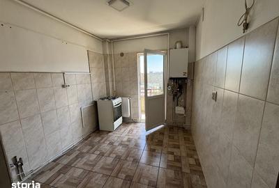 Apartament cu 3 camere în Calea București