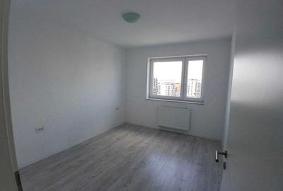 Apartament cu 2 camere semidecomandat, mobilat în Tractorul - 7